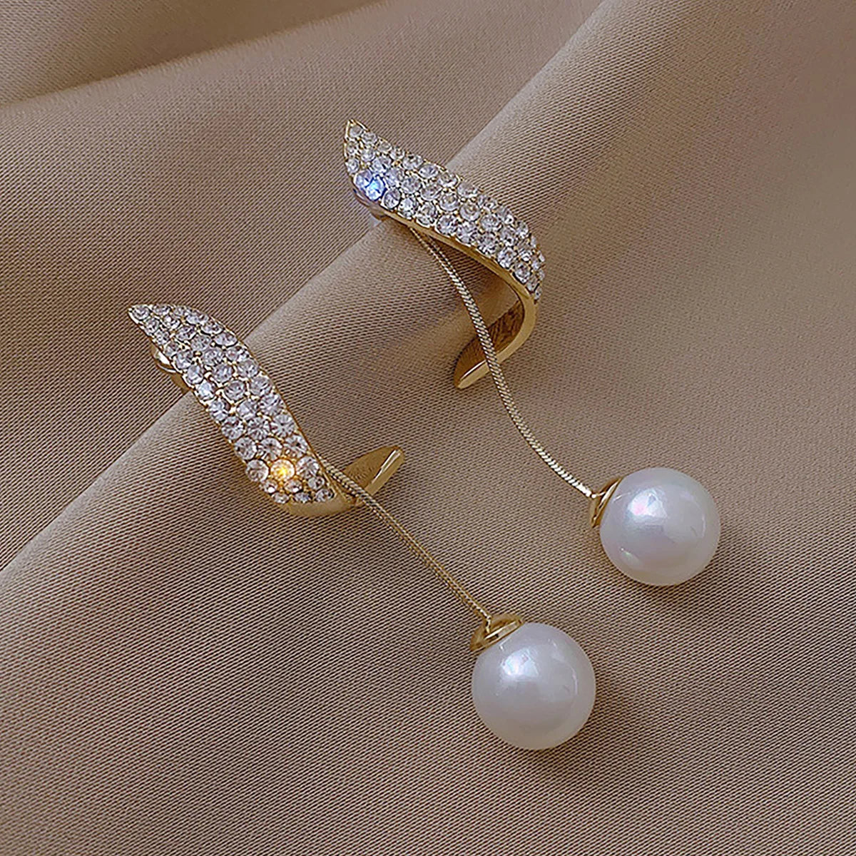 2 fashionable and gorgeous women's long diamond inlaid pearl geometric earrings, party and dinner party accessories